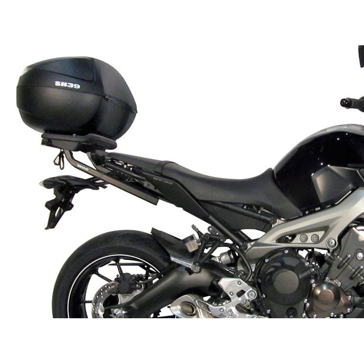Fixation pour Top Case Yamaha MT 09 - LE PRATIQUE DU MOTARD