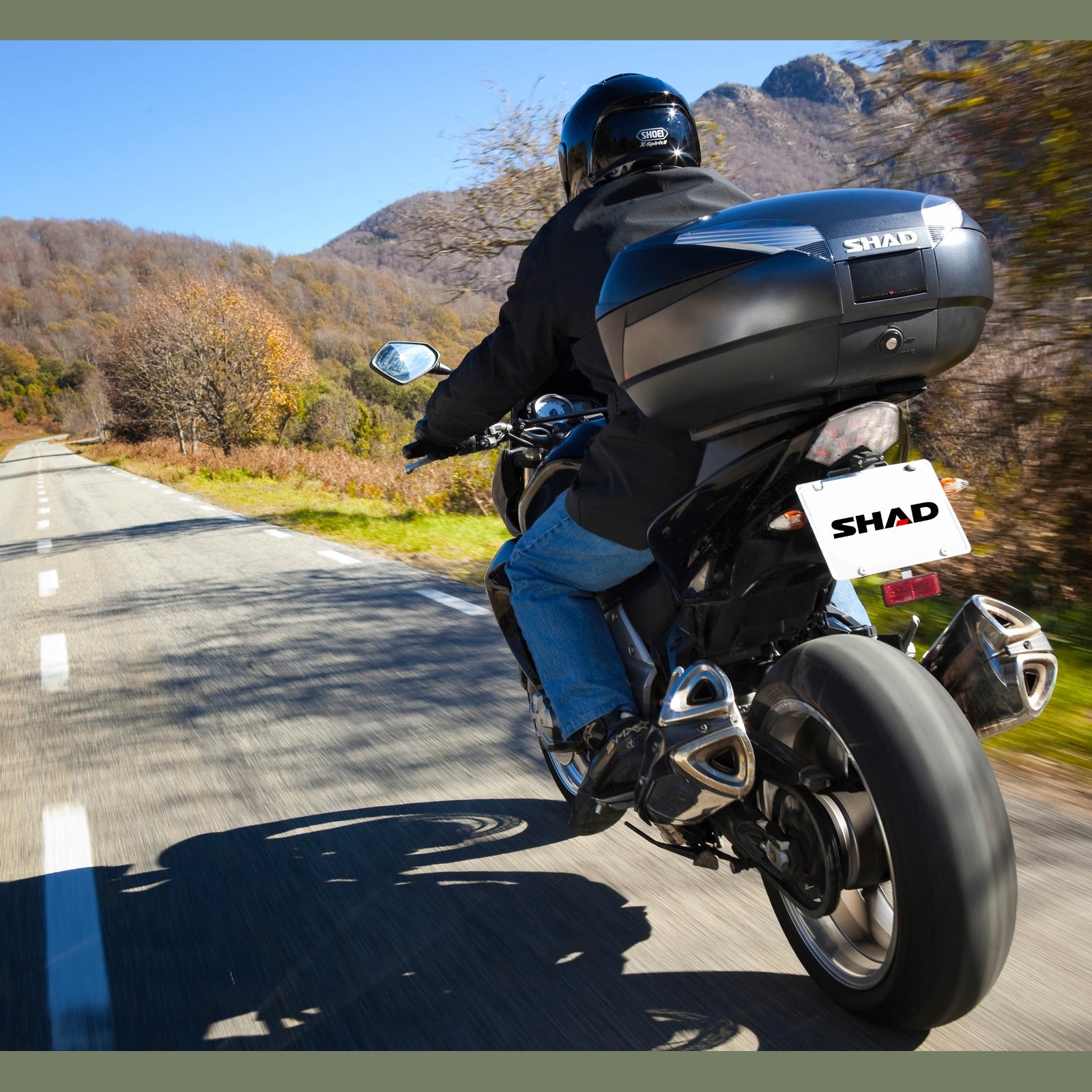 Top Case SHAD SH48 Carbon + Dosseret — Top Case Moto 48L Carbone avec Dosseret - LE PRATIQUE DU MOTARD