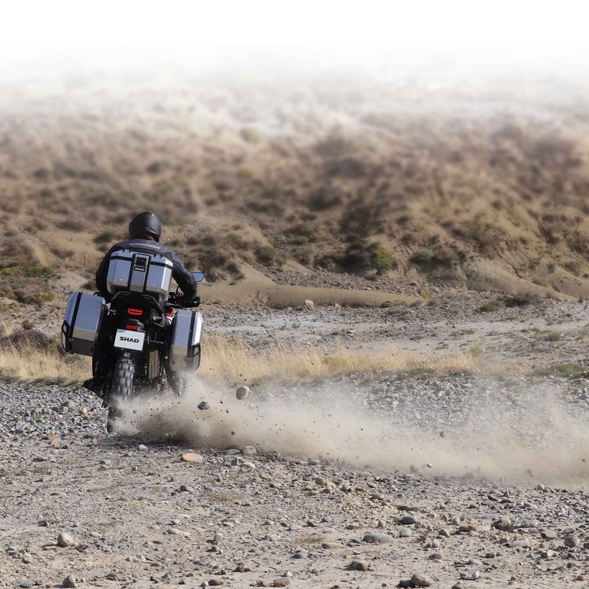 Top Case SHAD TR48 Terra — Top Case Adventure Aluminium 48L - LE PRATIQUE DU MOTARD