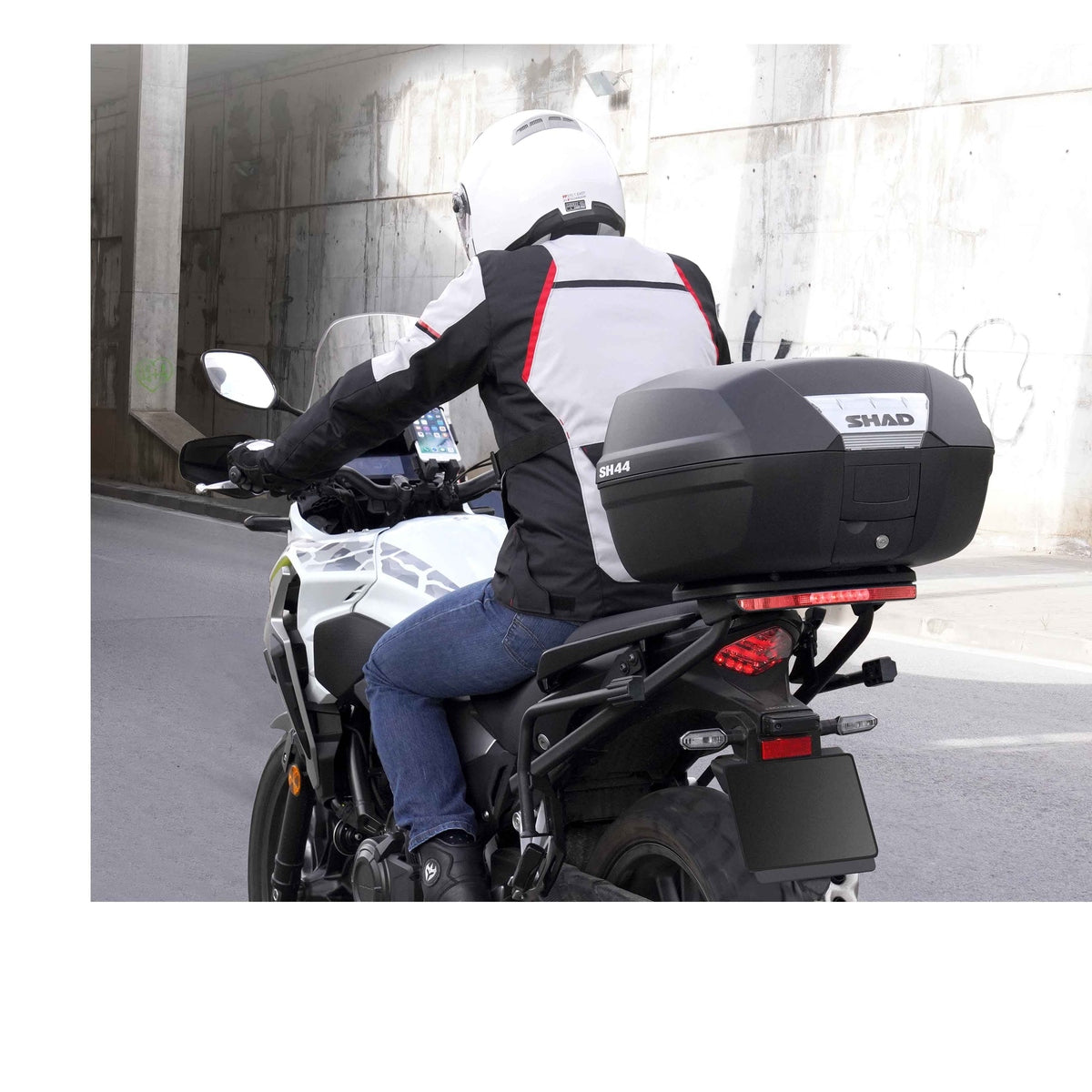 Top Case SHAD SH44 — Top Case Moto 44L Grand Tourisme - LE PRATIQUE DU MOTARD