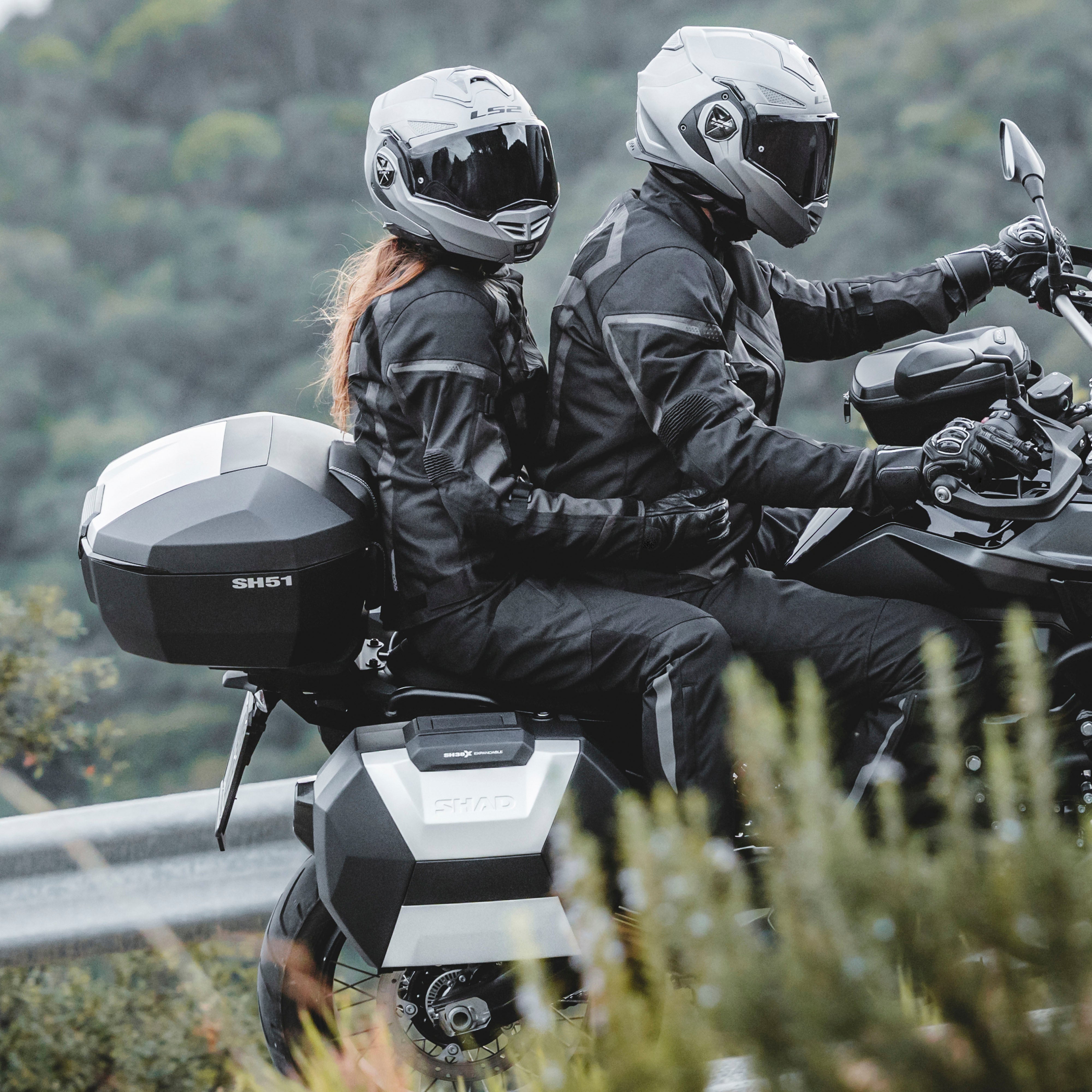 Top Case SHAD SH51 Aluminium — Top Case Moto 51L Grand Volume Alu - LE PRATIQUE DU MOTARD