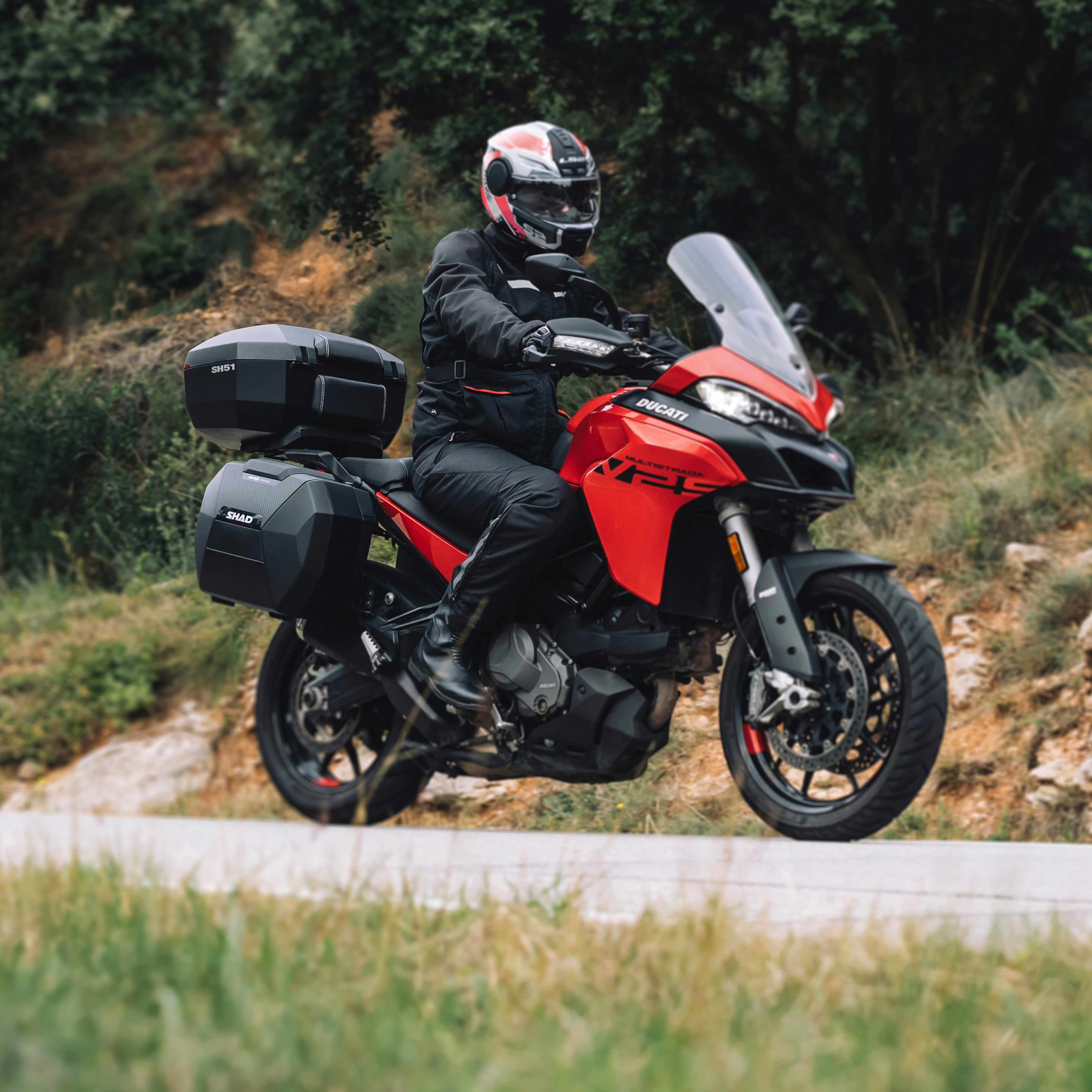 Top Case SHAD SH51 Carbon — Top Case Moto 51L Grand Volume Carbone - LE PRATIQUE DU MOTARD
