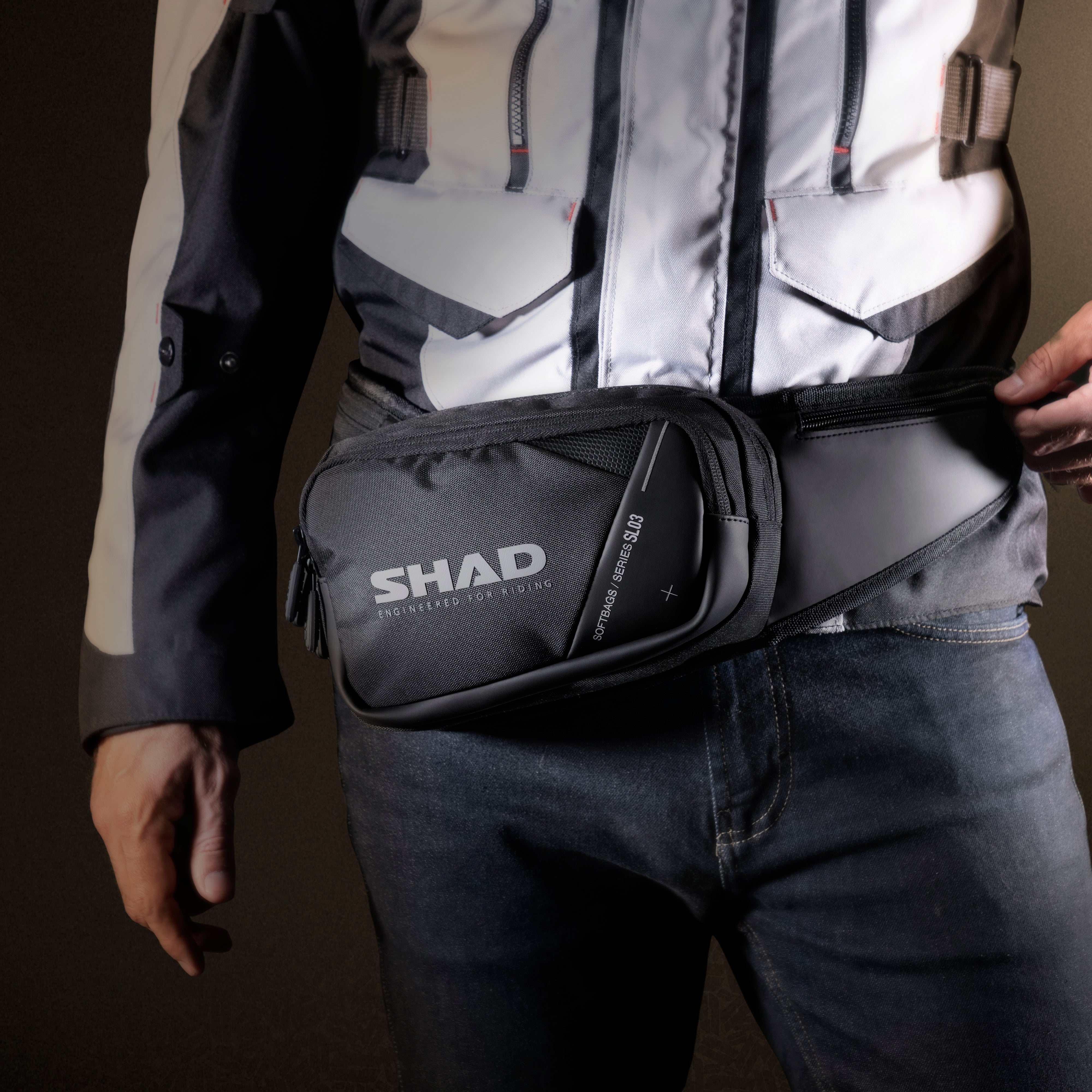 Sac Banane Moto SHAD SL03 — Sacoche Ceinture Moto 3L - LE PRATIQUE DU MOTARD