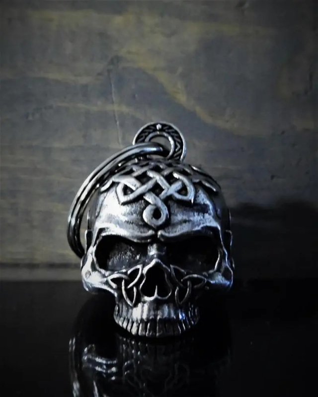 Cloche de moto unique Bravo bells " crâne celtique" - Le Pratique du Motard