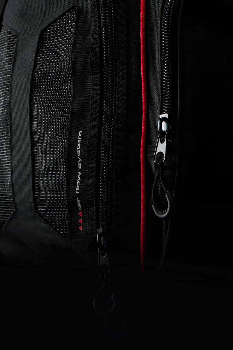 Sac Équipement Moto 45 L Casque & Bottes — Noir-Blanc-Rouge, vue detail 4
