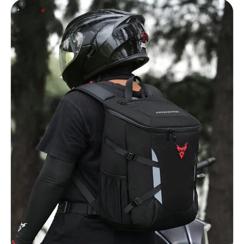 Sac à dos moto étanche 24/28L | MC - 0137 – Ergonomique, Grande Capacité et Sécurité Réfléchissante - LE PRATIQUE DU MOTARD