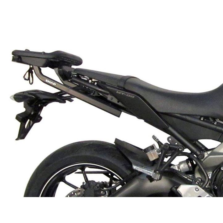 Fixation pour Top Case Yamaha MT 09 - LE PRATIQUE DU MOTARD