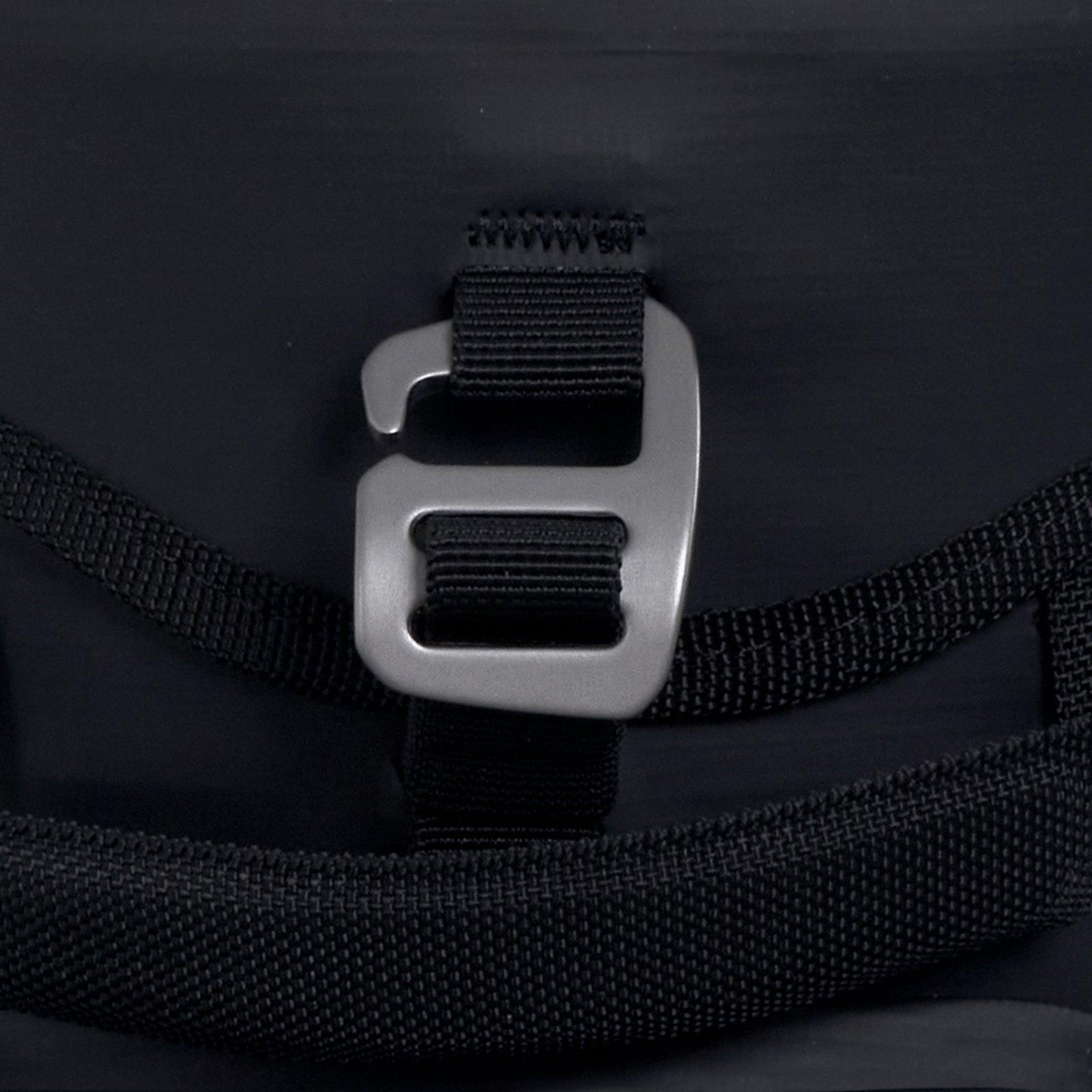 Sacoche Réservoir Étanche SHAD SW23 — Sacoche Moto 23L Étanche - LE PRATIQUE DU MOTARD