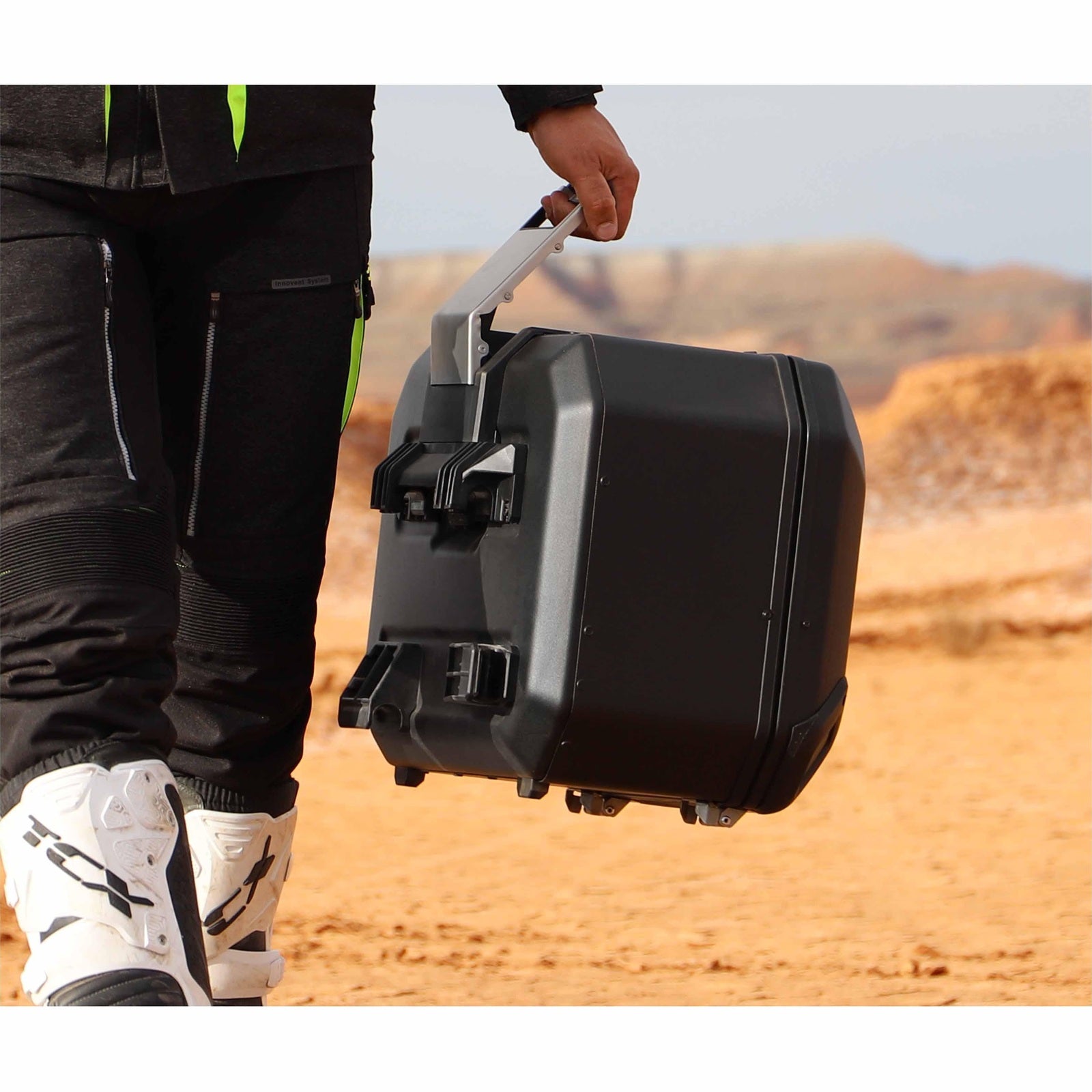 Valise Latérale Gauche SHAD TR47L Terra Black — Sacoche 47L Alu Noir Mat - LE PRATIQUE DU MOTARD