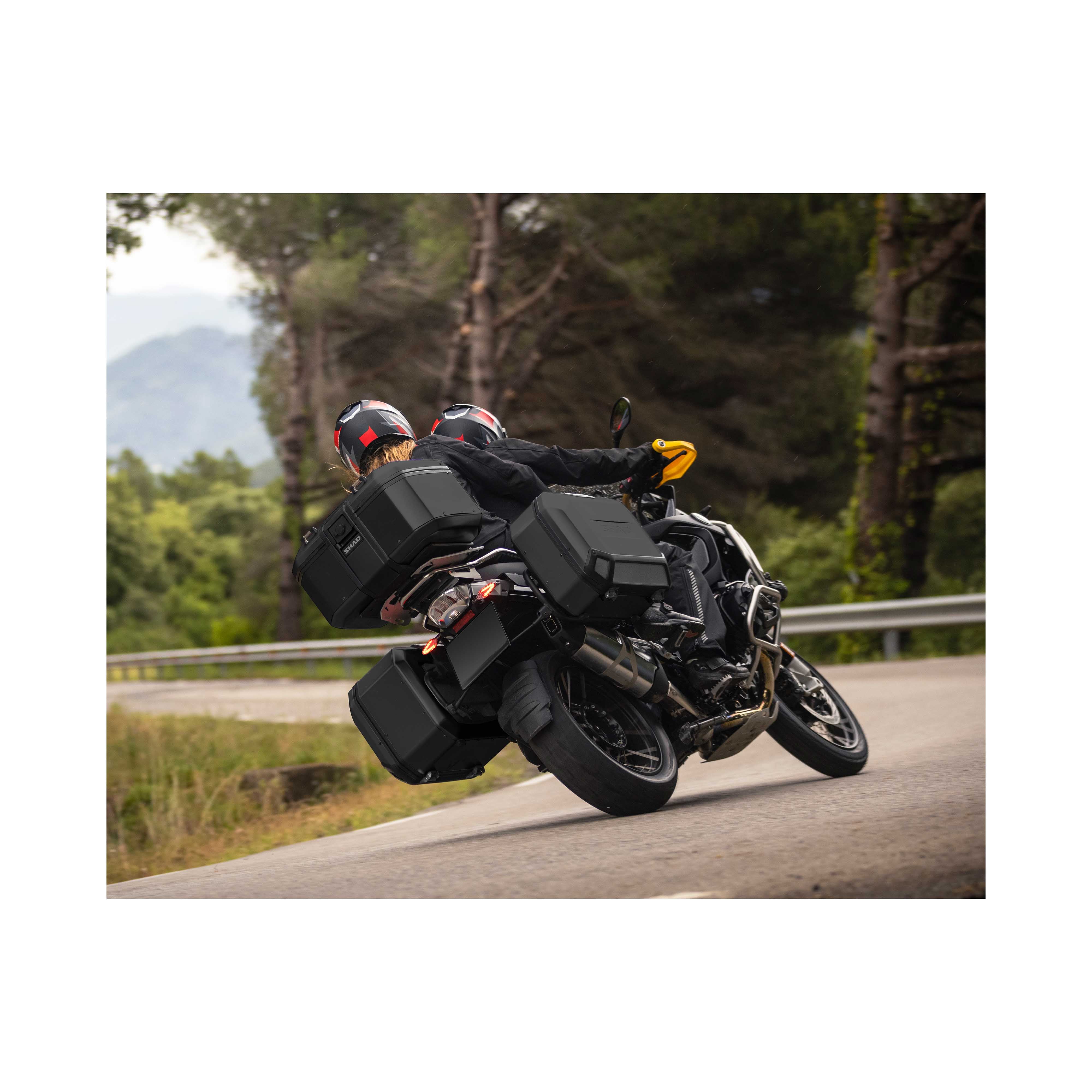 Top Case SHAD TR55 Terra Pure Black — Top Case Adventure 55L All Black - LE PRATIQUE DU MOTARD