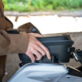 Sacoche Réservoir SHAD E09CM — Sacoche Moto 9L Click + Aimants - LE PRATIQUE DU MOTARD