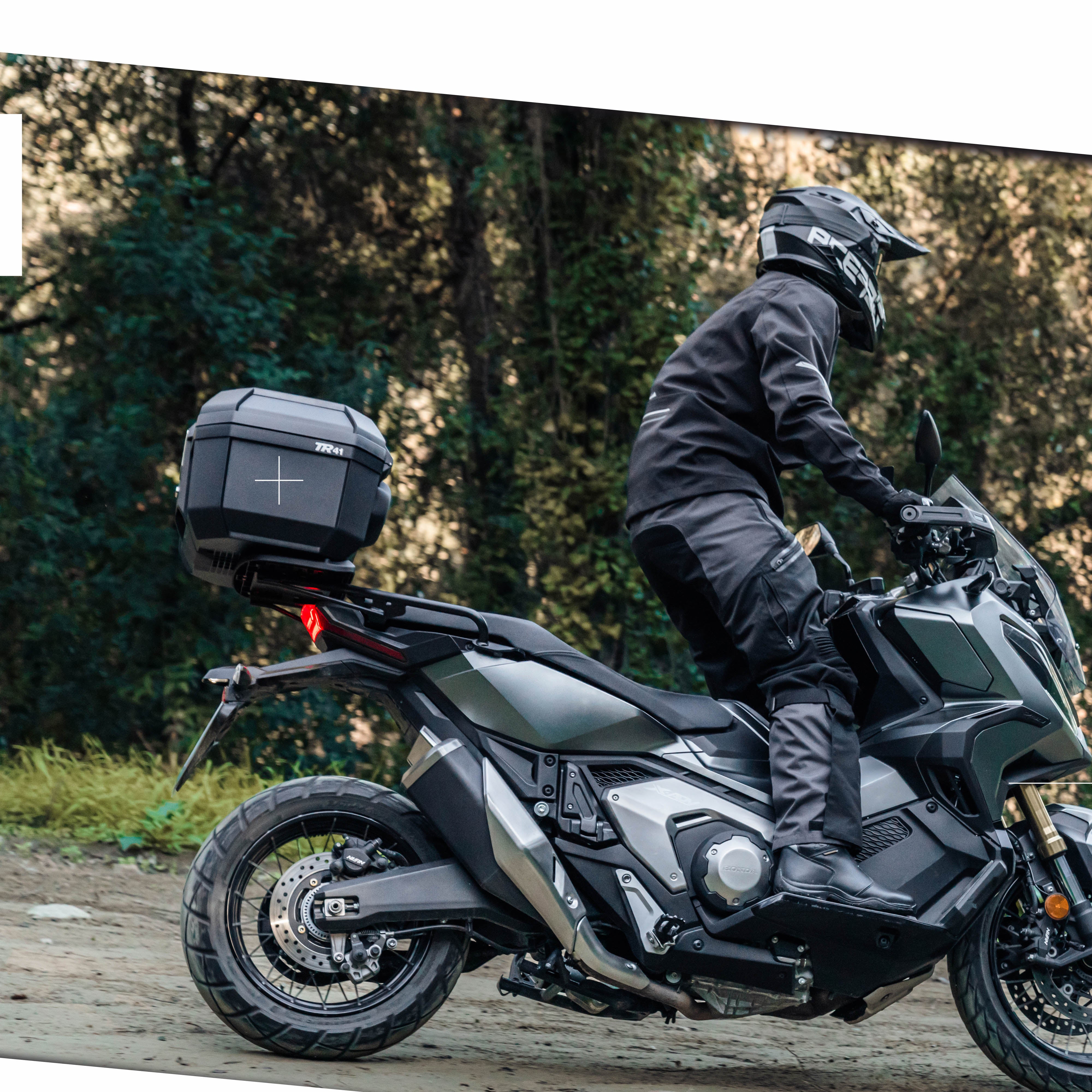 Top Case SHAD TR41 Terra — Top Case Adventure Aluminium 41L - LE PRATIQUE DU MOTARD