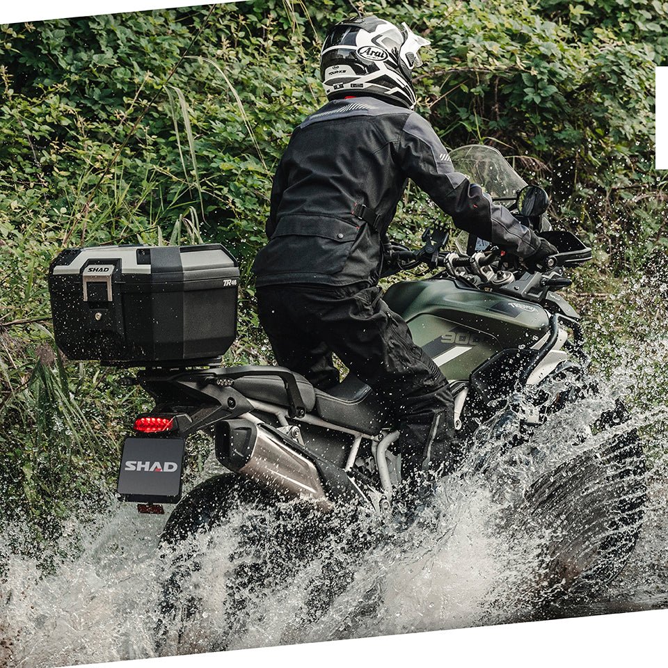 Top Case SHAD TR46 Terra Aluminium — Top Case Adventure Alu Poli 46L - LE PRATIQUE DU MOTARD