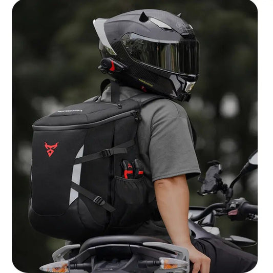 Sac à dos moto étanche 24/28L | MC - 0137 – Ergonomique, Grande Capacité et Sécurité Réfléchissante - LE PRATIQUE DU MOTARD