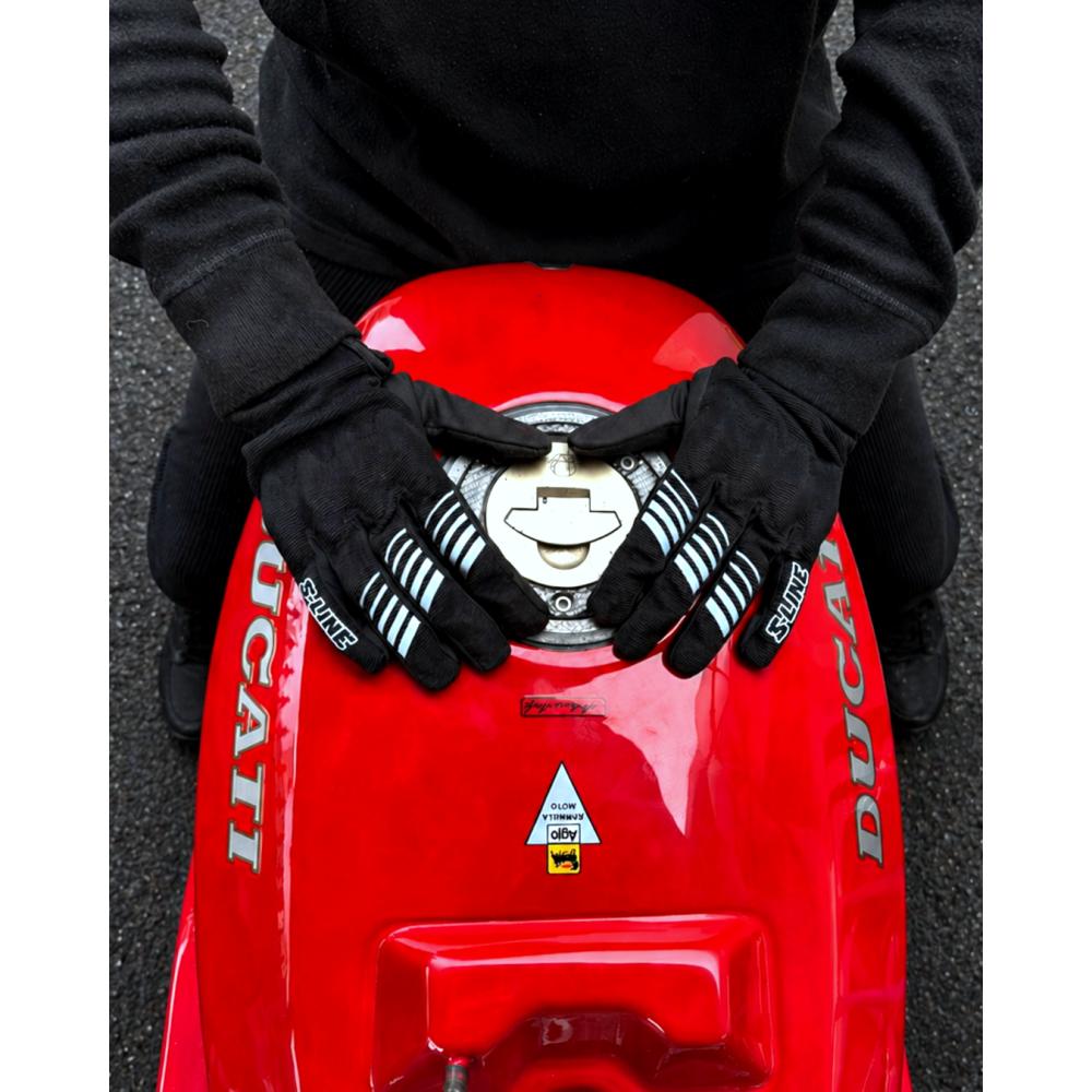 Gants moto femme noir S-Line BURN — vue portée guidon