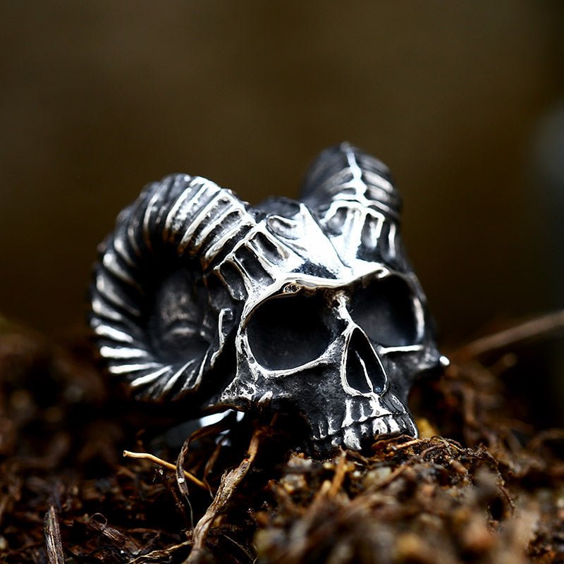 Bague motard - Tête de mort yeux rouges - LE PRATIQUE DU MOTARD