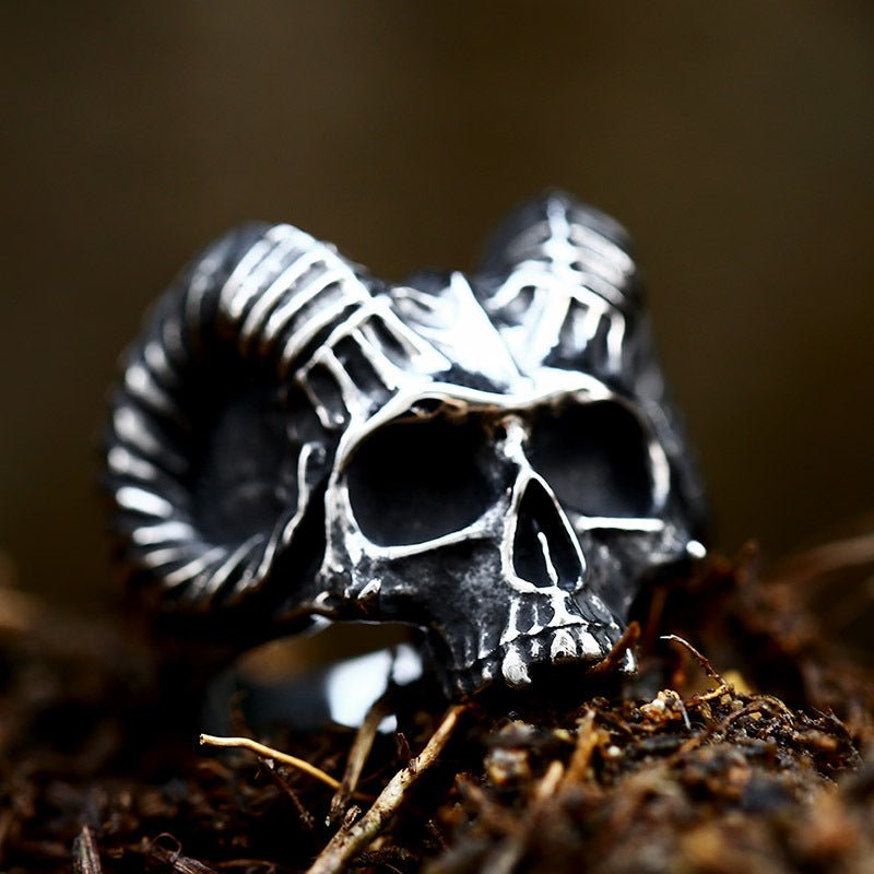 Bague motard - Tête de mort yeux rouges - LE PRATIQUE DU MOTARD