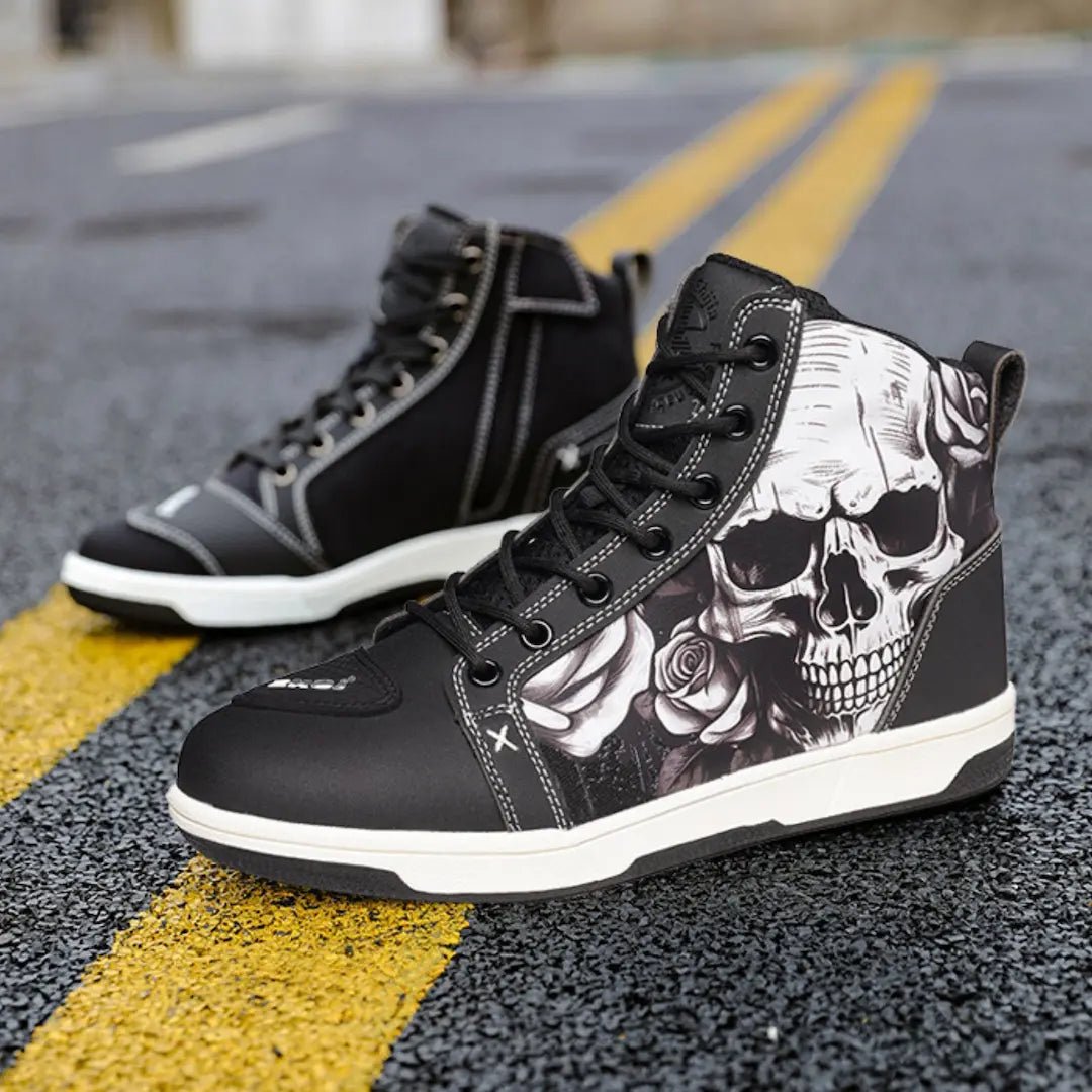 Basket Moto Skull & Roses Montante | URBANDARK™ - LE PRATIQUE DU MOTARD