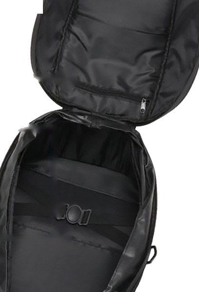 L'intérieur du sac ouvert : poche zippée dans le couvercle et sangle élastique croisée